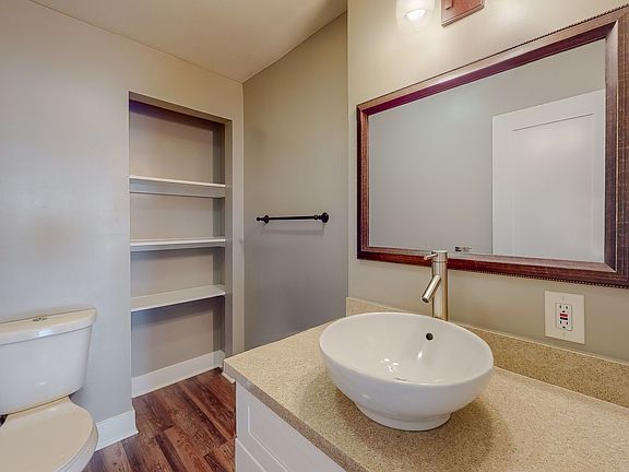 4th image of 1818 N Kingsley Dr APT 8