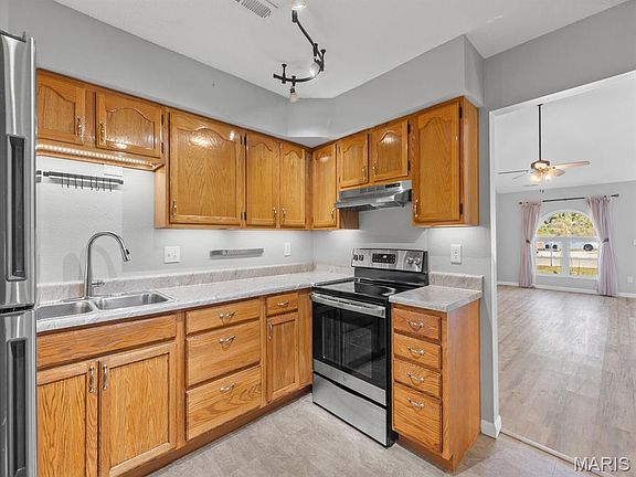 3rd image of 137-139 N 9th St