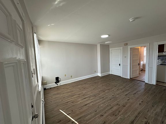 2nd image of 17 Winthrop Ave APT 6