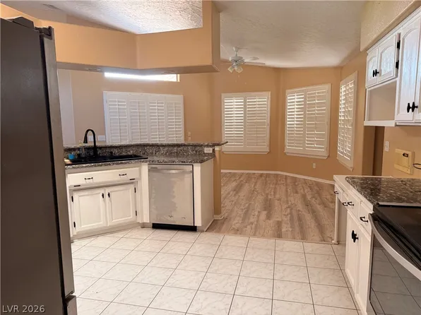 3620 E Burgundy Dr, Pahrump, NV 89048