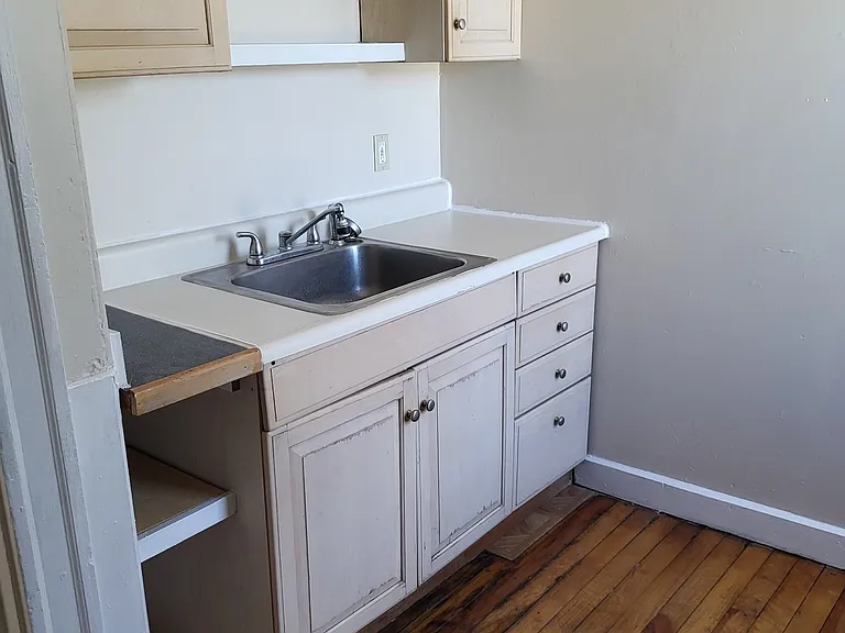 74 Pecker St — Photo 2