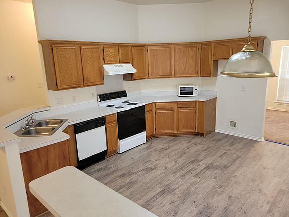 5th image of 715 Keessee Dr