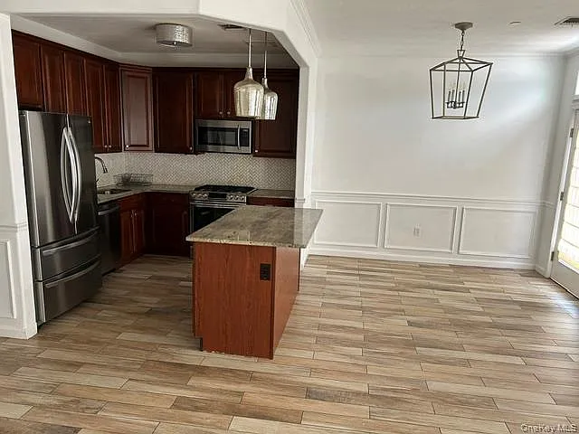 3 bed, 2.5 bath, $3,800 — Photo 2