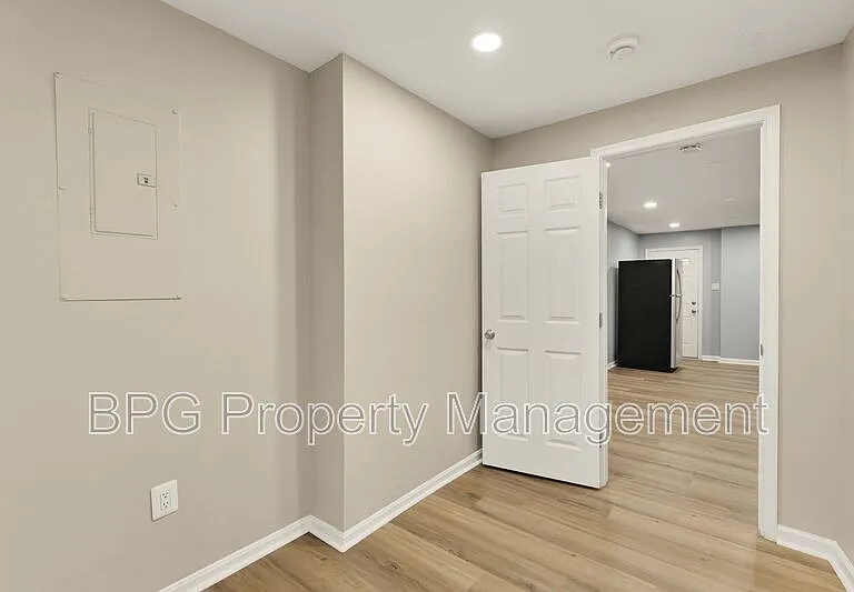 1033 5th St NE #BASEMENT — Photo 19