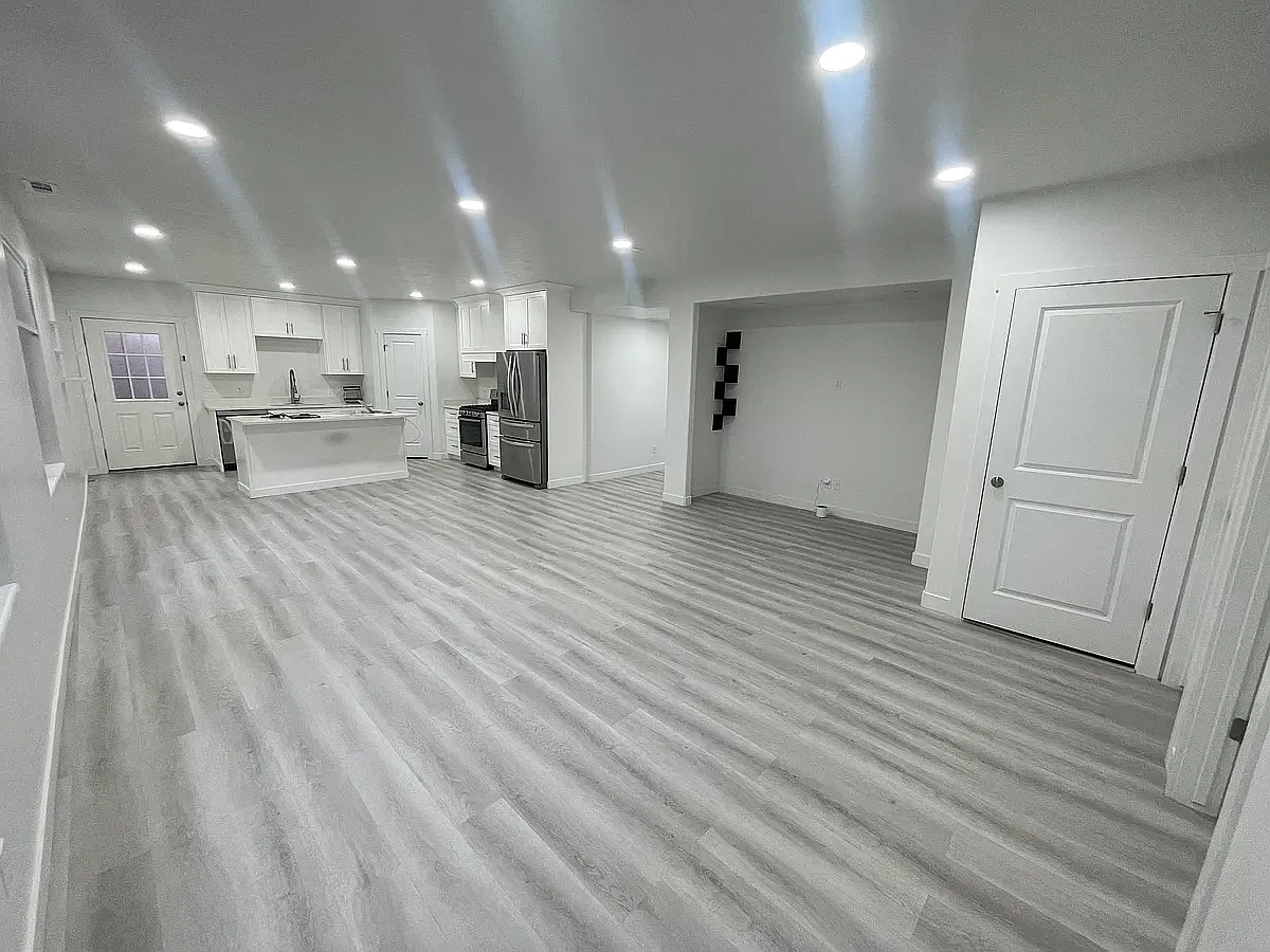 3 bed, 1700 sqft, $2,300 — Photo 4
