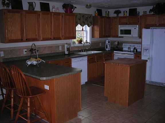 2nd image of 66 Crestwood Dr