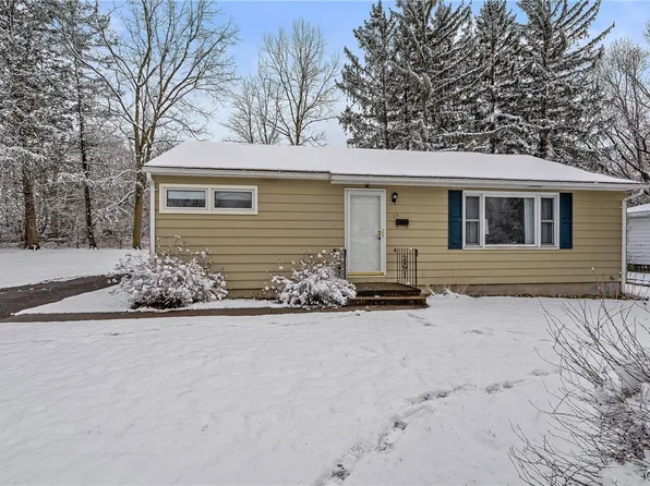 123 Bailey Dr, Nedrow, NY 13120