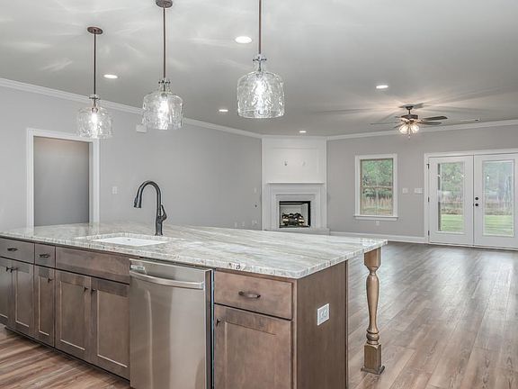4th image of 439 Midland Dr