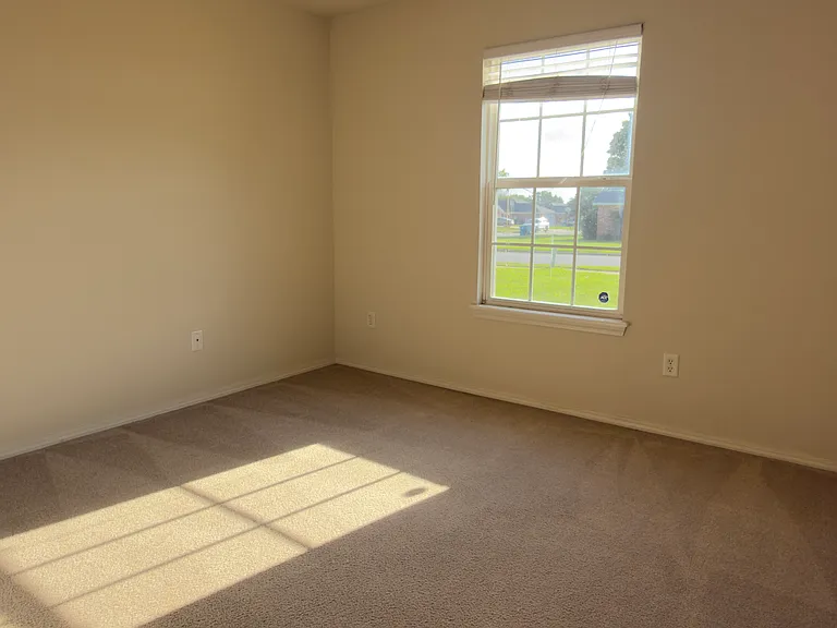 1505 Elington St — Photo 8