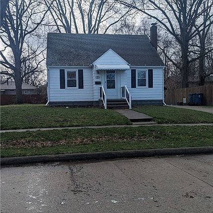 2nd image of 309 W 35th St