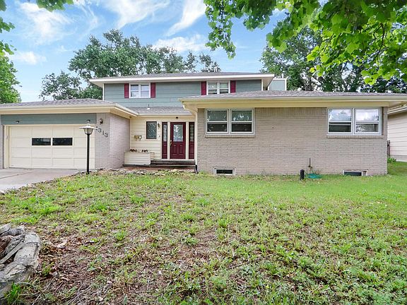 3rd image of 1313 Summit St