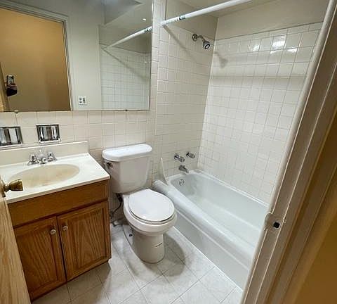 5th image of 314 W Barry Ave #334