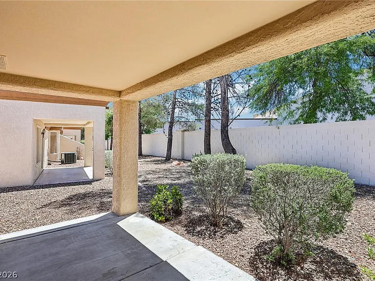 8701 Prairie Hill Dr — Photo 32
