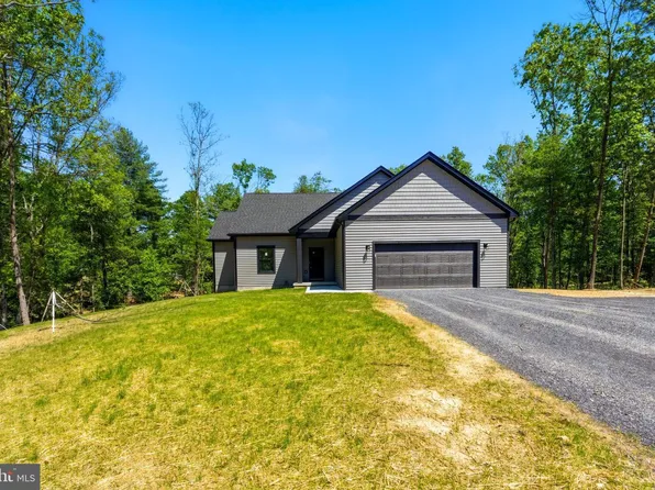 63 Spice Bush Ct, Hedgesville, WV 25427