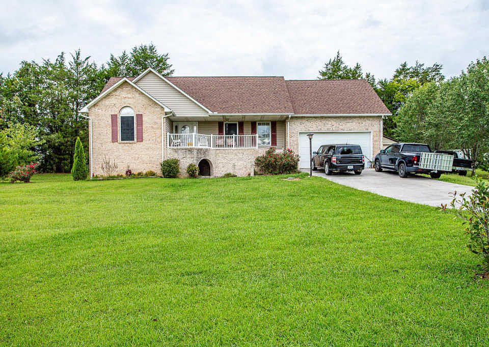 1st image of 619 Gateway Ln