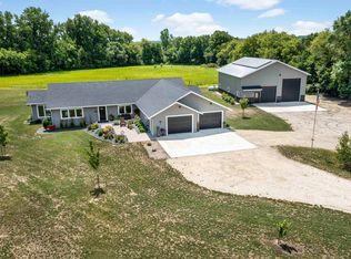 3069 245th St, Elgin, IA 52141