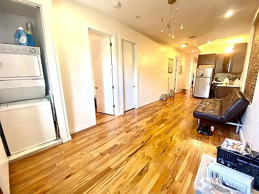 3rd image of 1413 Bedford Ave #2