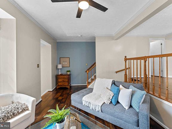 3rd image of 3407 Oak West Dr