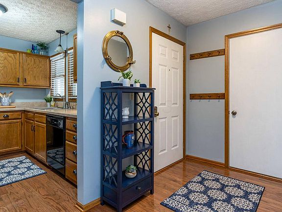 3rd image of 3874 Cherrybridge Ln #29-4