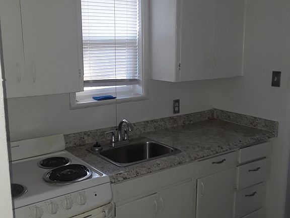 3rd image of 8425 Pacific Hwy E #3