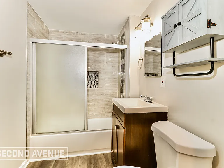 912 S 16th St — Photo 18