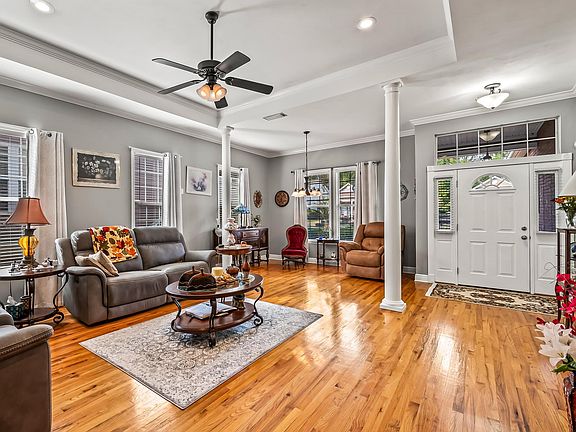 5th image of 3319 Dry Creek Dr
