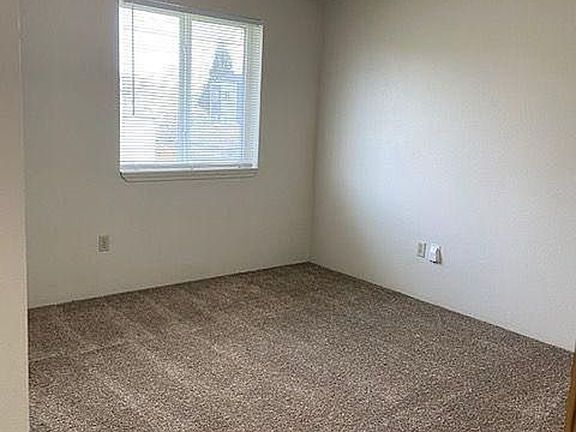 4th image of 4318 S Cedar St #4318