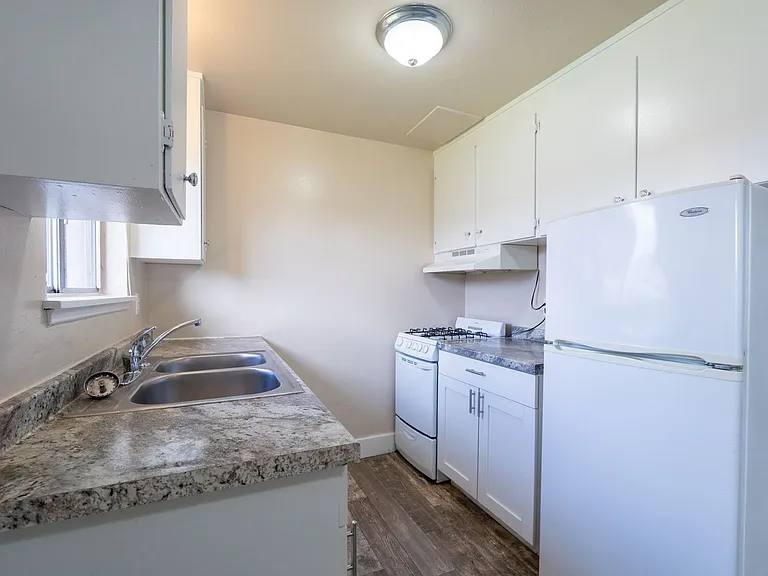 10922 Freiday St SW — Photo 4