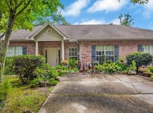 622 Village Ln N, Mandeville, LA 70471