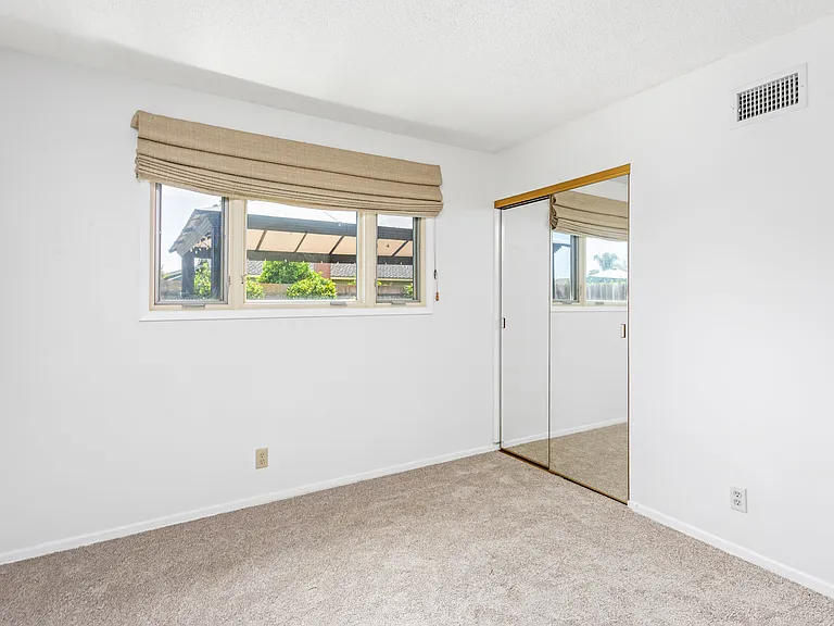 6221 Marlborough Dr — Photo 13