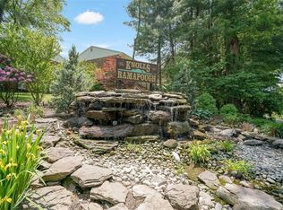 555 Kensico Ct, Suffern, NY 10901
