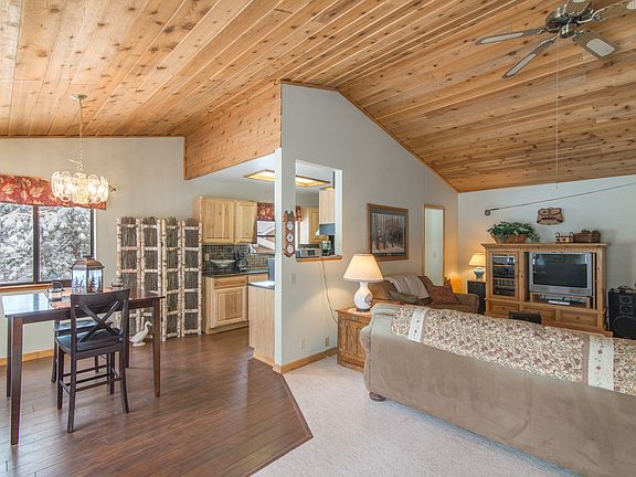 3rd image of 16958 Glenshire Dr