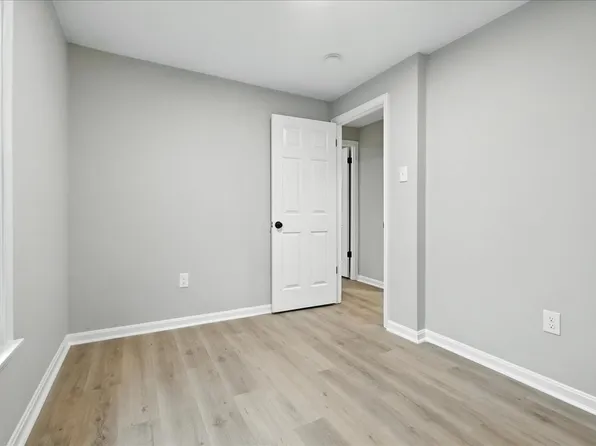 12 Rollwin Rd, Baltimore, MD 21244