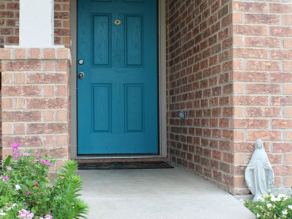 2nd image of 5112 Mirror Lake Dr