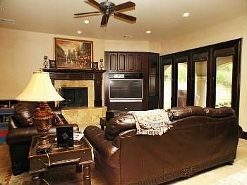 4th image of 606 Lake Estates Dr
