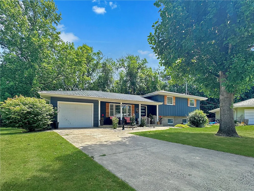 15 Circle Dr photo 1