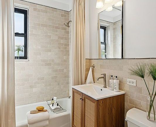 5th image of 270 W 11th St APT 5H