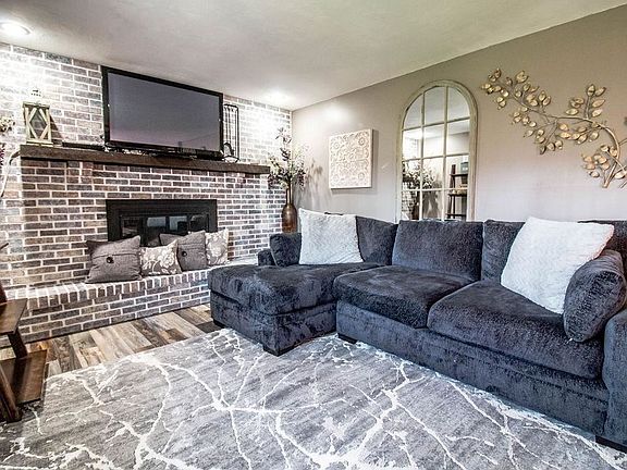 4th image of 3775 Frostwood Dr