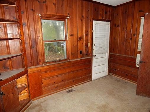 5th image of 108 N Brighton Ave