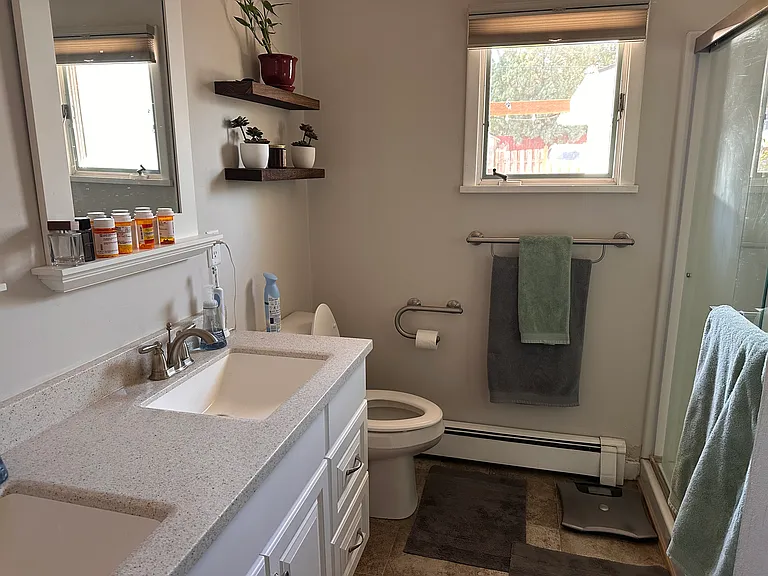 205 E Chinook St — Photo 8