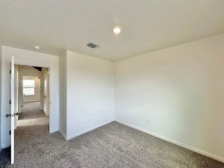 5913 Betty Lou Dr — Photo 17