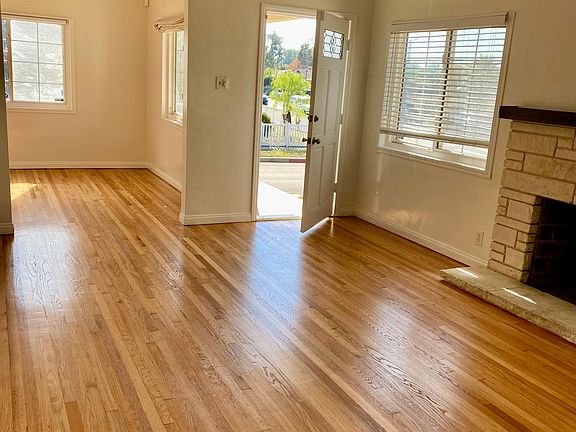 Living and informal Dinning rooms