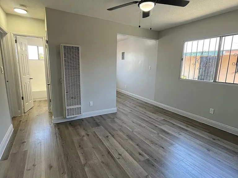 7830 S Western Ave — Photo 3