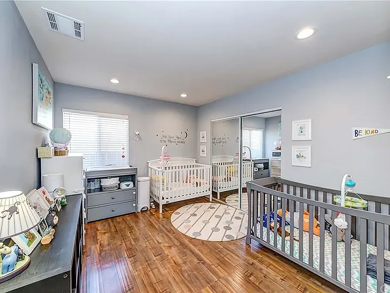 6528 Beeman Ave — Photo 22