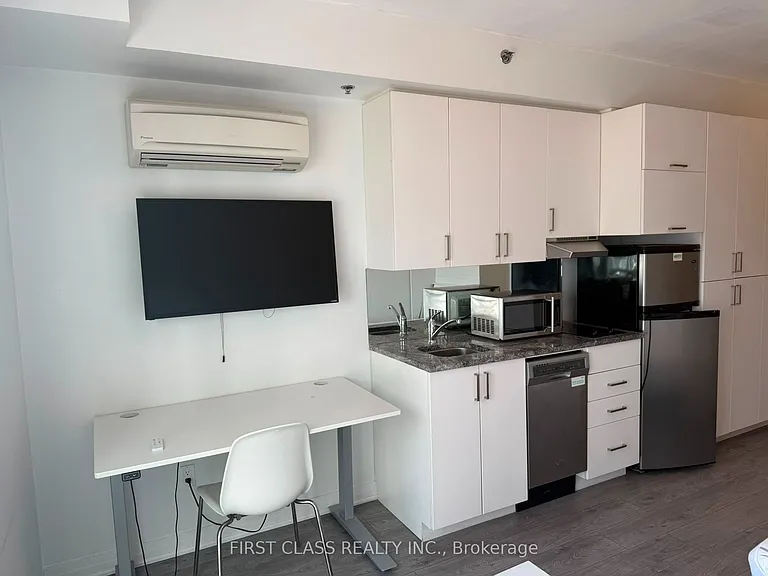 1900 Simcoe St N #305 — Photo 2