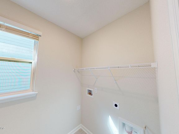 4th image of 77 LOCHLOOSA Court