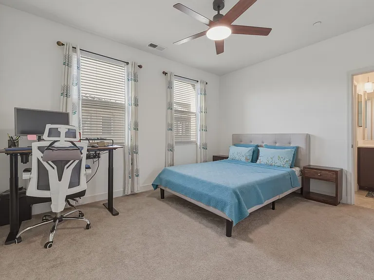 535 Thunder Cmn — Photo 22