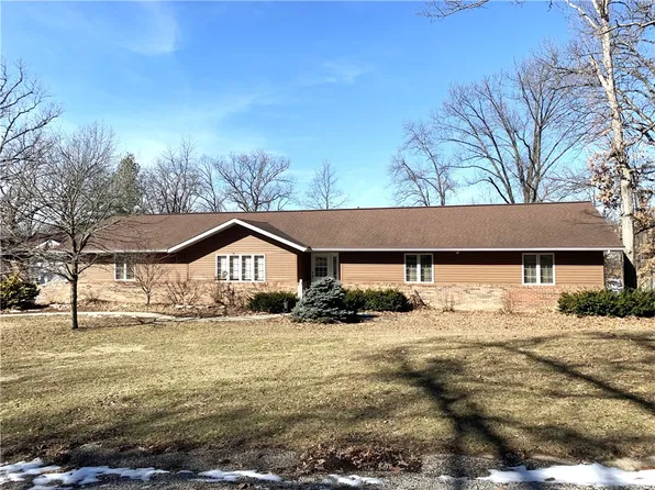 43 Lake Shore Dr, Pana, IL 62557