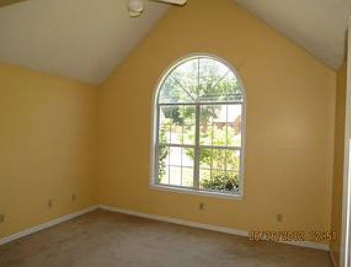 3rd image of 384 N Gretna Green Dr
