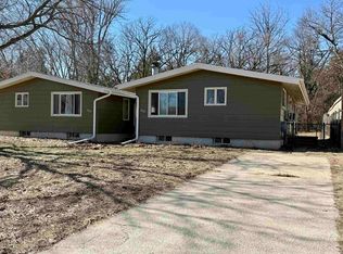 2522 Hiawatha Rd, Cedar Falls, IA 50613